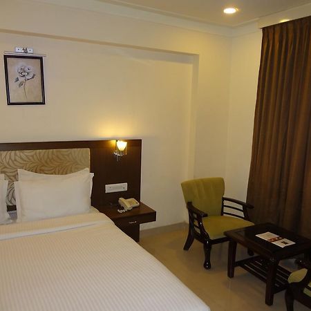 Hotel Budhil Park Βιζαχαπατνάμ Εξωτερικό φωτογραφία
