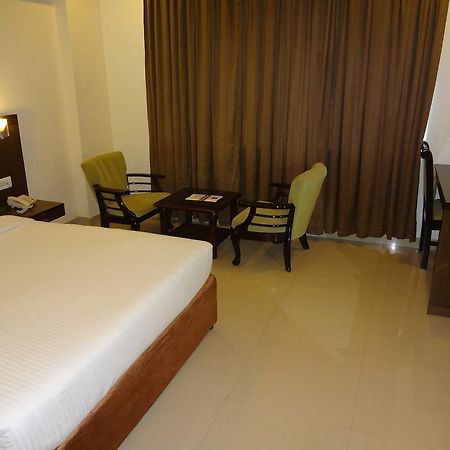 Hotel Budhil Park Βιζαχαπατνάμ Εξωτερικό φωτογραφία