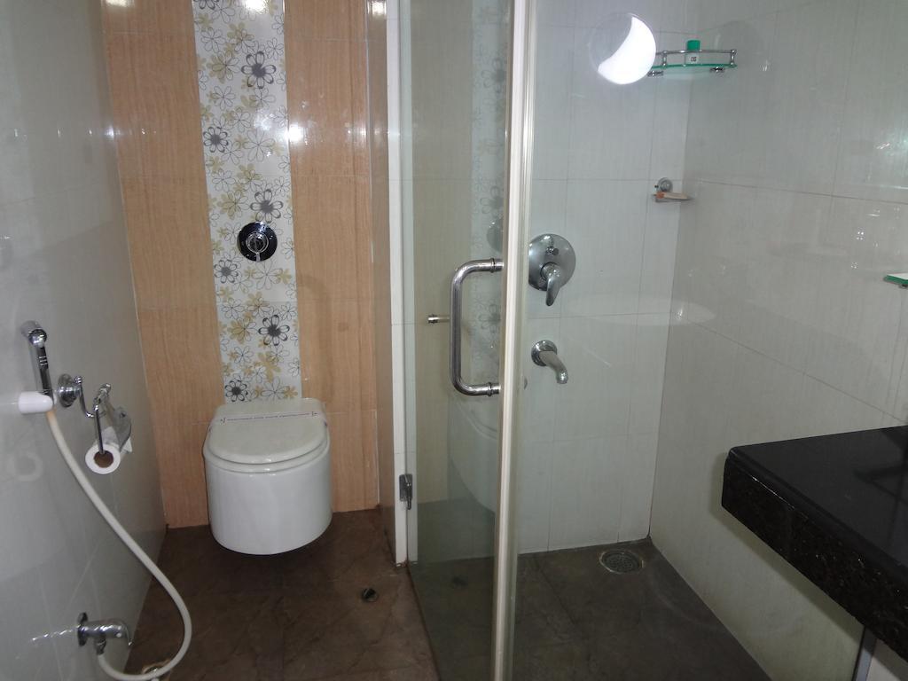 Hotel Budhil Park Βιζαχαπατνάμ Δωμάτιο φωτογραφία