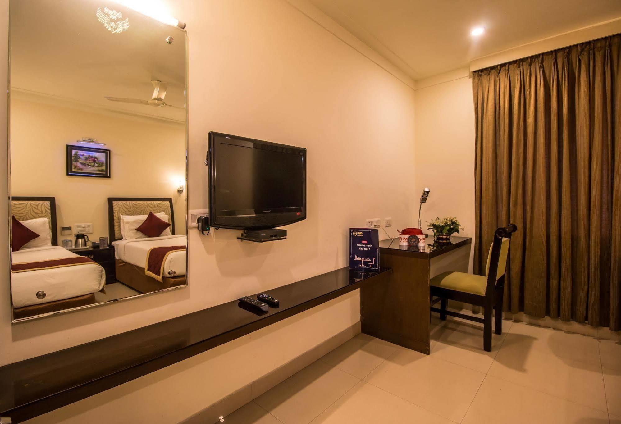 Hotel Budhil Park Βιζαχαπατνάμ Εξωτερικό φωτογραφία