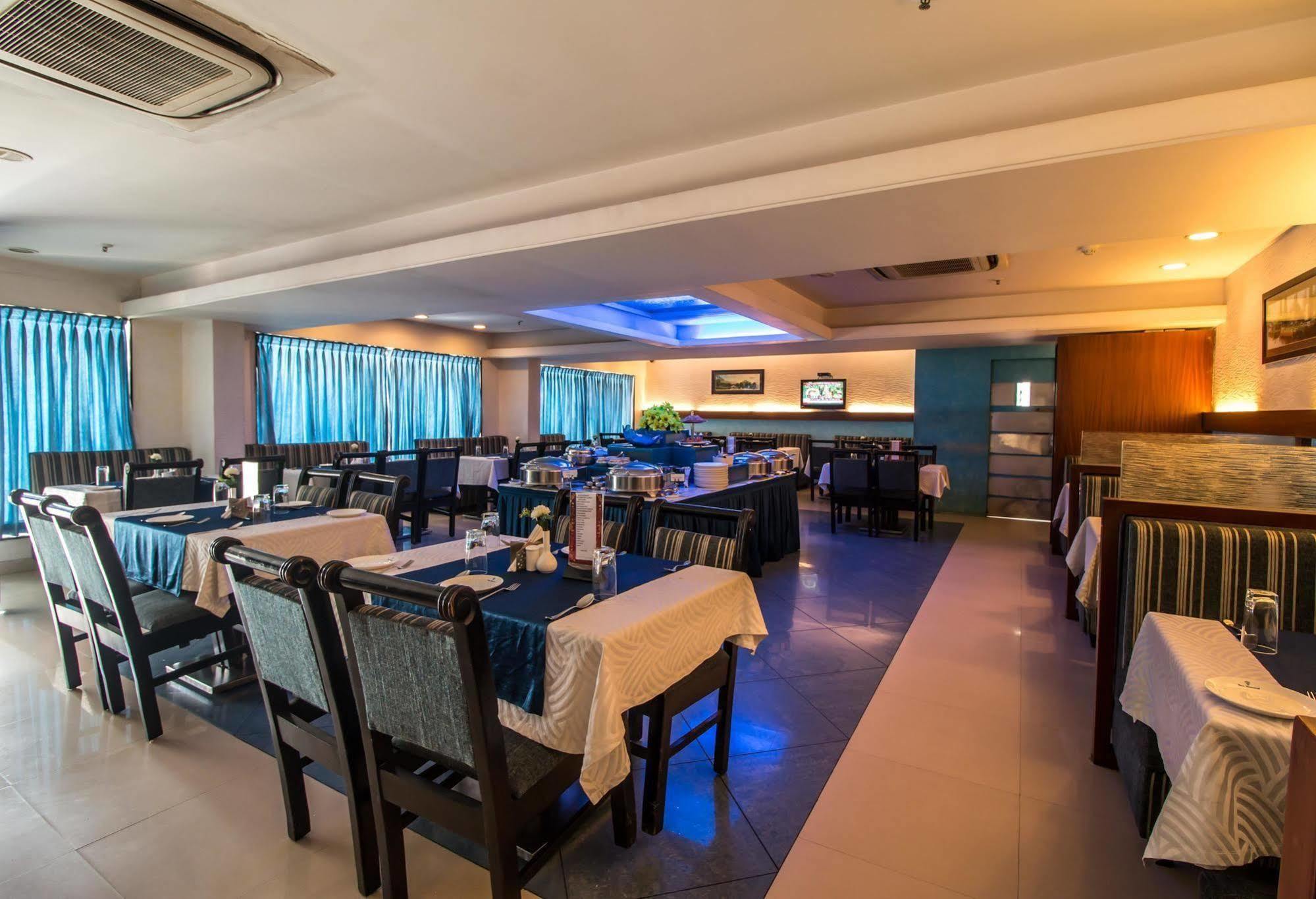 Hotel Budhil Park Βιζαχαπατνάμ Εξωτερικό φωτογραφία