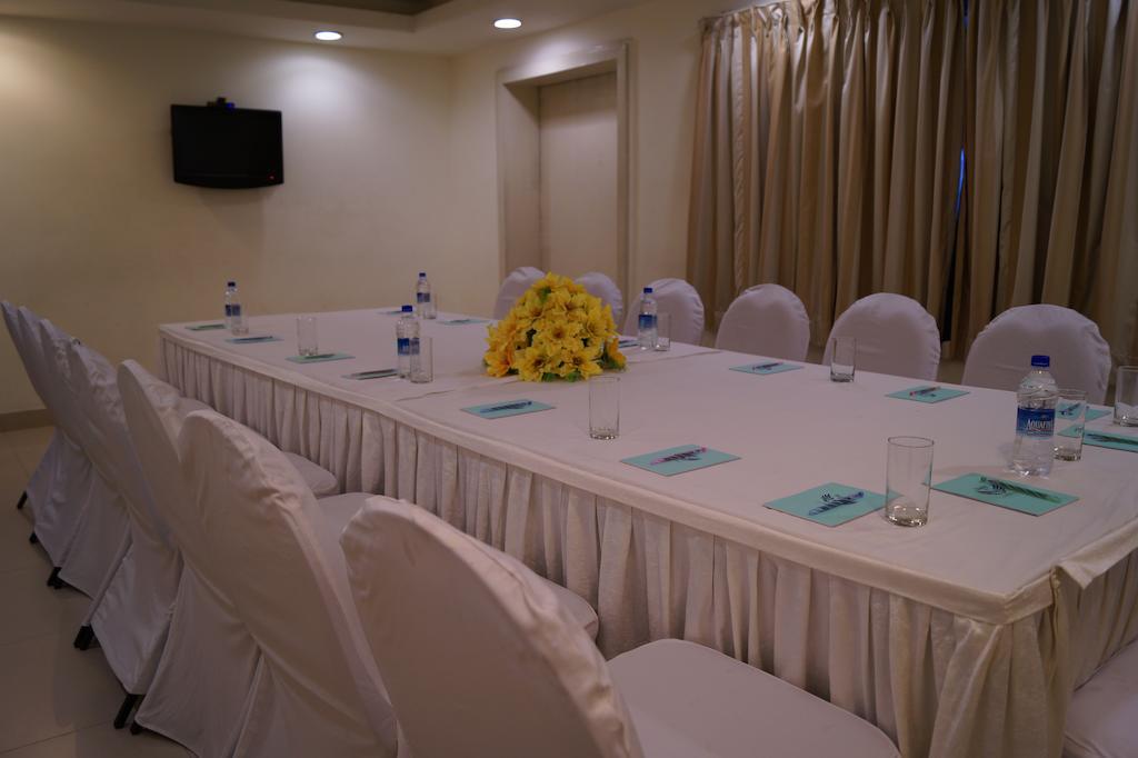 Hotel Budhil Park Βιζαχαπατνάμ Εξωτερικό φωτογραφία