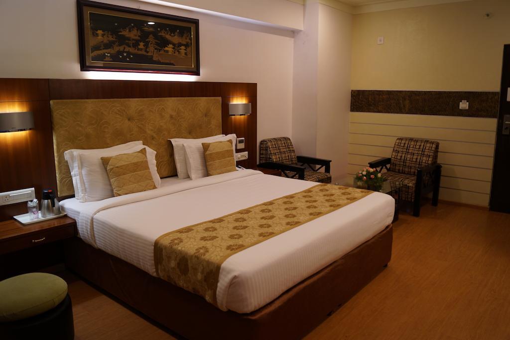 Hotel Budhil Park Βιζαχαπατνάμ Εξωτερικό φωτογραφία