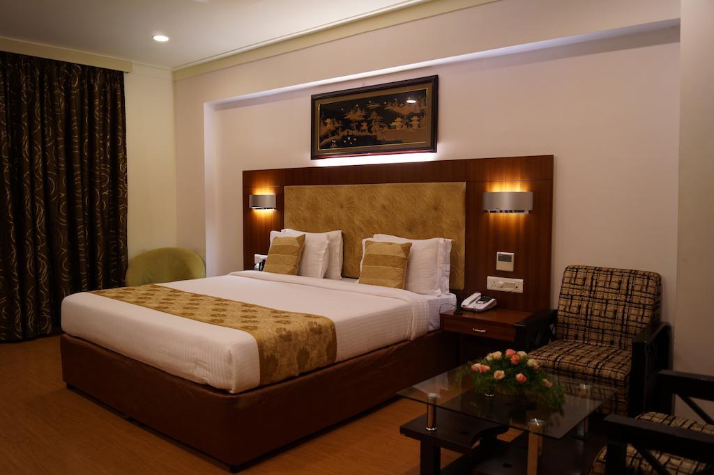 Hotel Budhil Park Βιζαχαπατνάμ Εξωτερικό φωτογραφία