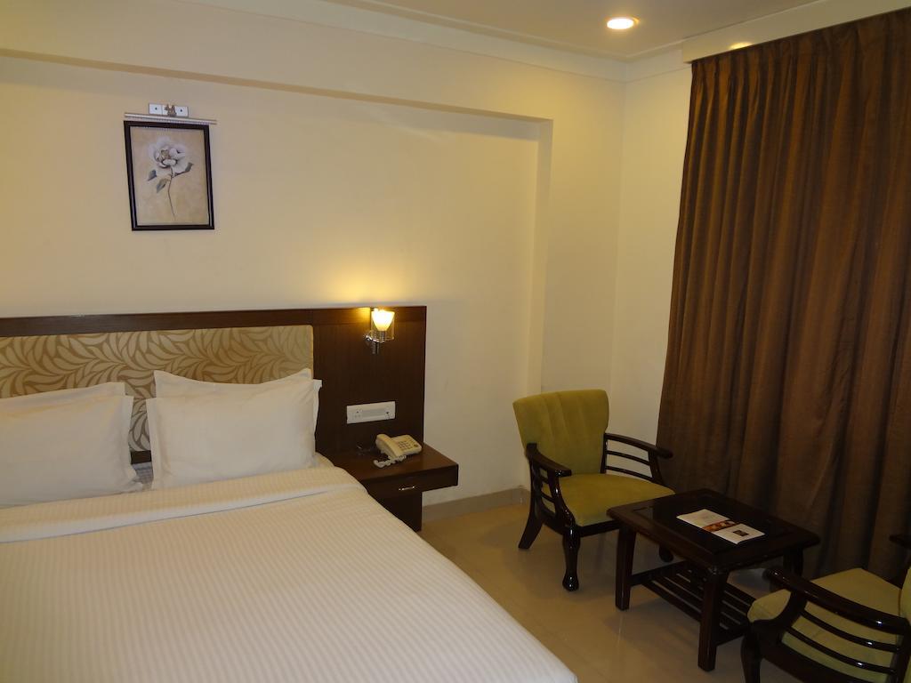 Hotel Budhil Park Βιζαχαπατνάμ Εξωτερικό φωτογραφία