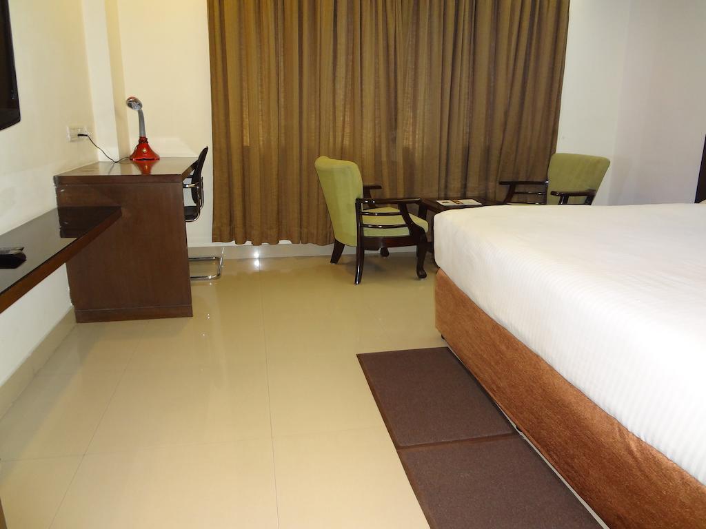 Hotel Budhil Park Βιζαχαπατνάμ Εξωτερικό φωτογραφία