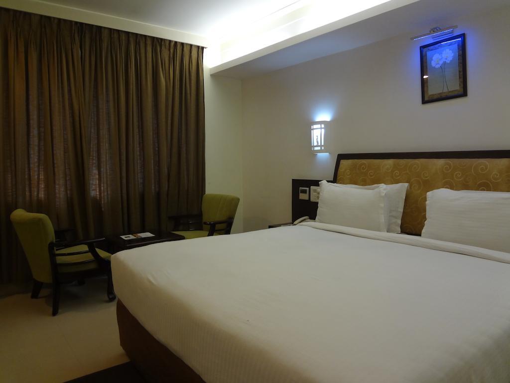 Hotel Budhil Park Βιζαχαπατνάμ Εξωτερικό φωτογραφία