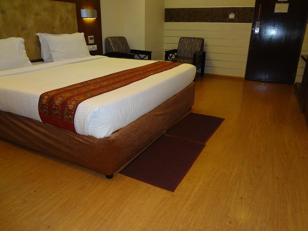 Hotel Budhil Park Βιζαχαπατνάμ Εξωτερικό φωτογραφία