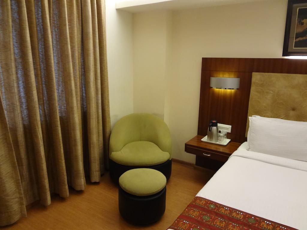 Hotel Budhil Park Βιζαχαπατνάμ Εξωτερικό φωτογραφία