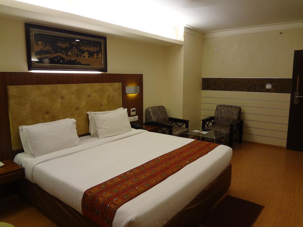 Hotel Budhil Park Βιζαχαπατνάμ Εξωτερικό φωτογραφία